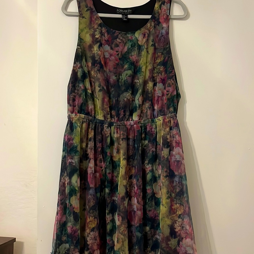 Forever 21+ dark floral mini dress size 1X